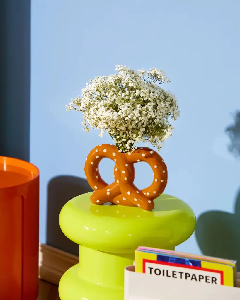 imgi_22_V3_LM_2025_FLUID_MARKET_BRETZEL_VASE_016.webp